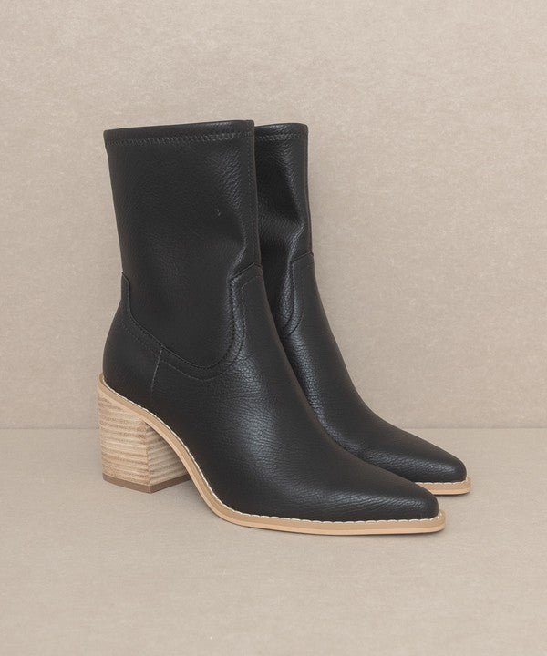 SLEEK ANKLE BOOTIE