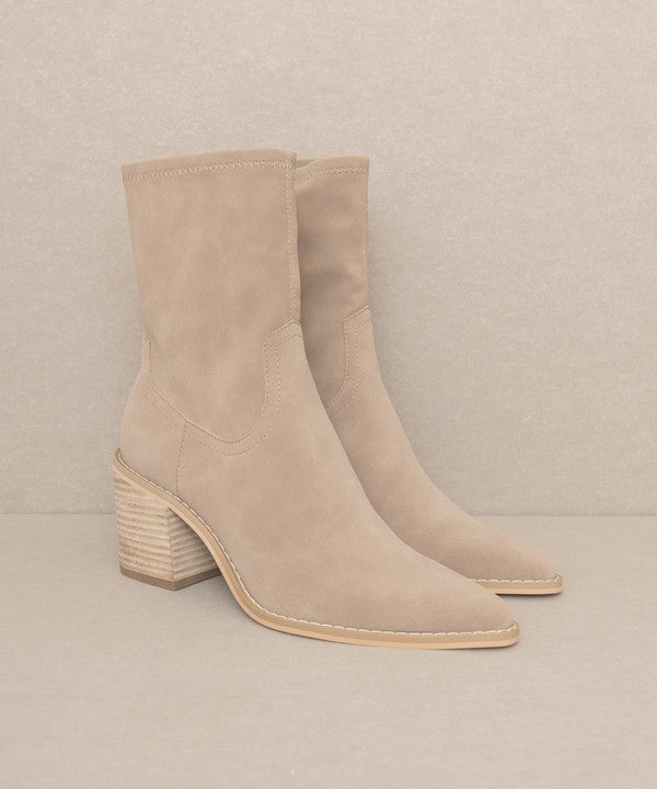 SLEEK ANKLE BOOTIE