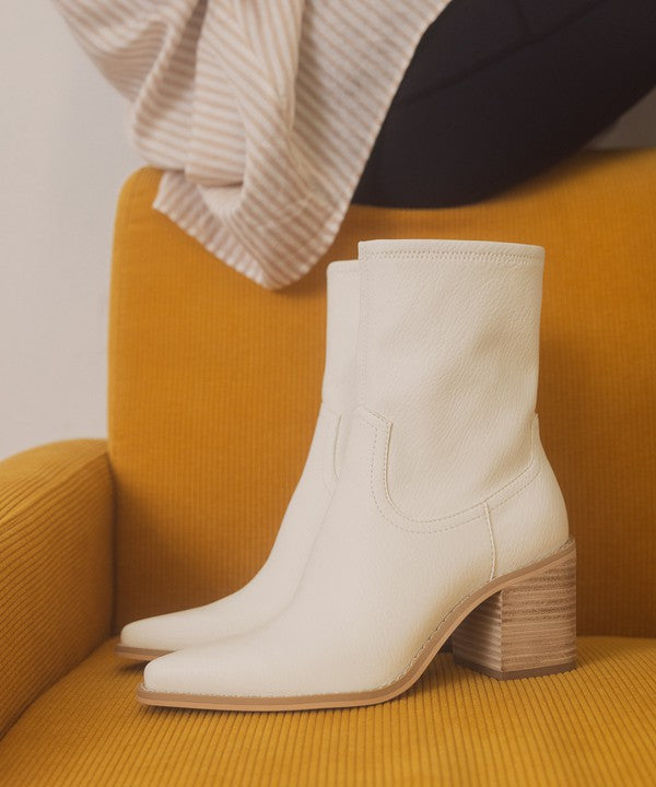 SLEEK ANKLE BOOTIE