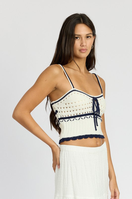 CONTRASTED CROCHET CROP TOP